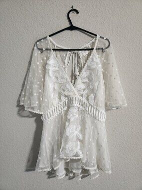TRYB Women’s Lace Blouse Embroidered Flowers Boho style Ivory size medium
